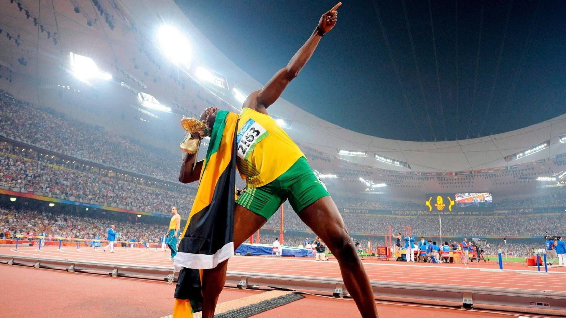 “电动冲浪:水上运动新宠,东三叉湖赛场精彩纷呈”