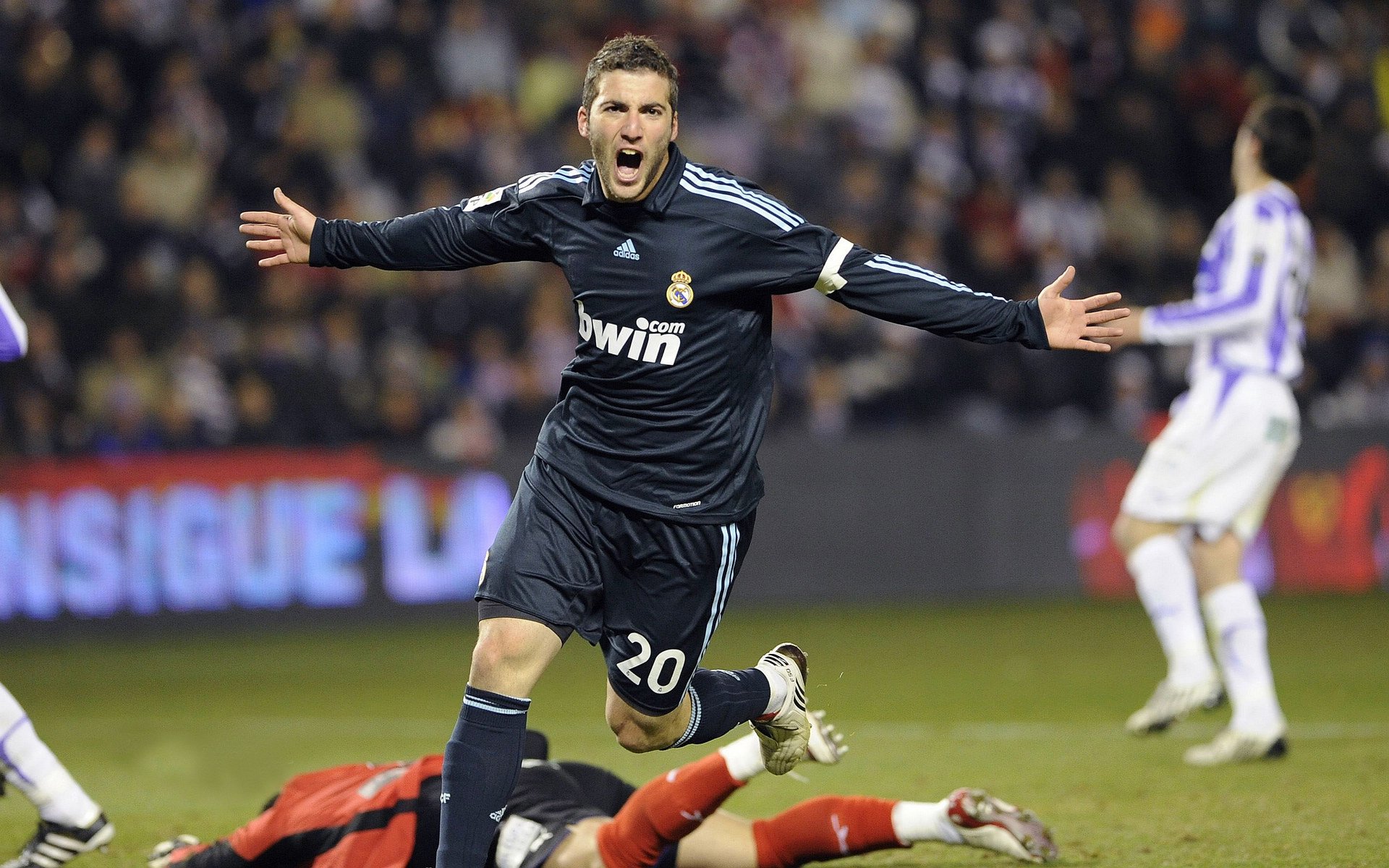 开云彩票-博塔弗戈后卫临危不乱，成功化解数次险情，博塔弗戈ds